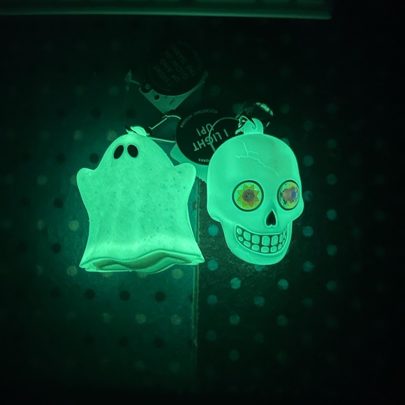 Bath & Body Works Ghost/Skull GITD Light Up Halloween 2024 Pocketbac Holders NWT - Picture 3 of 16